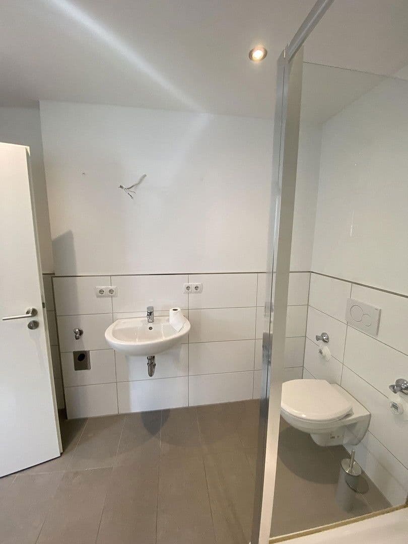 Prenájom bytu 2-izbový 73 m², Mannheim, Bádensko-Wurttembersko Prenájom bytu 2-izbový 73 m², Mannheim, Bádensko-Wurttembersko