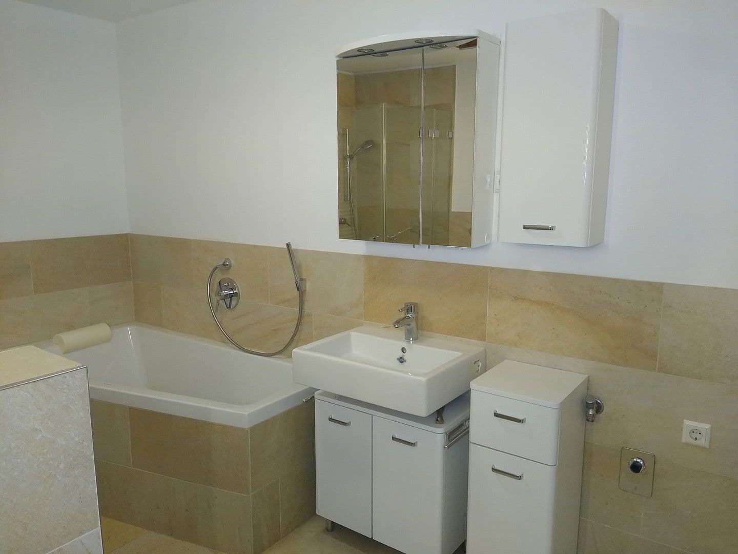 Prenájom bytu 3-izbový 100 m², Bad Wildbad, Bádensko-Wurttembersko Prenájom bytu 3-izbový 100 m², Bad Wildbad, Bádensko-Wurttembersko