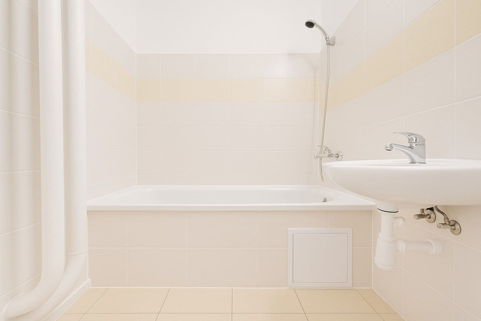 Prenájom bytu 3-izbový 66 m², Československé armády, Frýdek-Místek, Moravskoslezský kraj Prenájom bytu 3-izbový 66 m², Československé armády, Frýdek-Místek, Moravskoslezský kraj