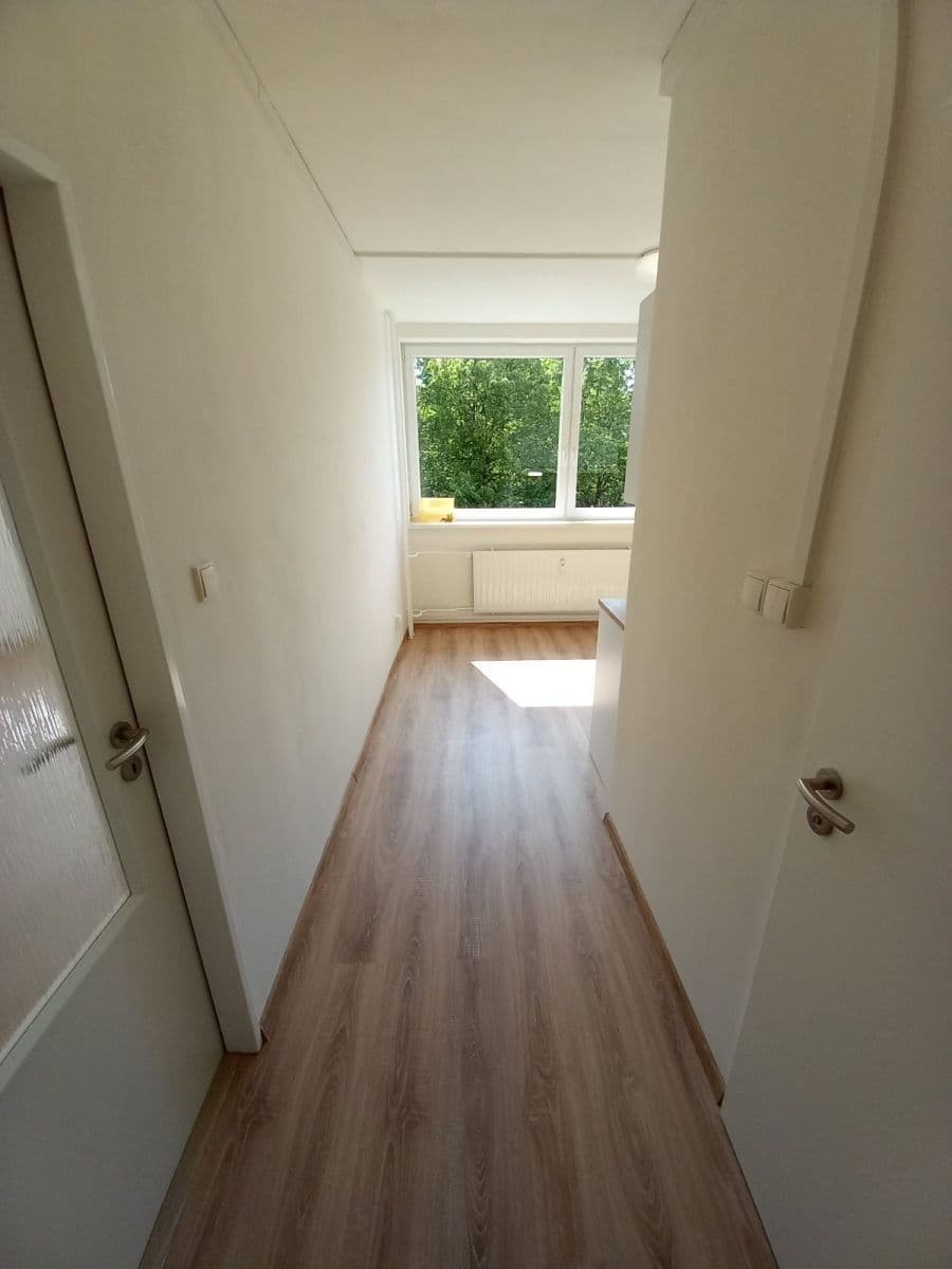Prenájom bytu 1-izbový 34 m², Bruzovská, Frýdek-Místek, Moravskoslezský kraj Prenájom bytu 1-izbový 34 m², Bruzovská, Frýdek-Místek, Moravskoslezský kraj