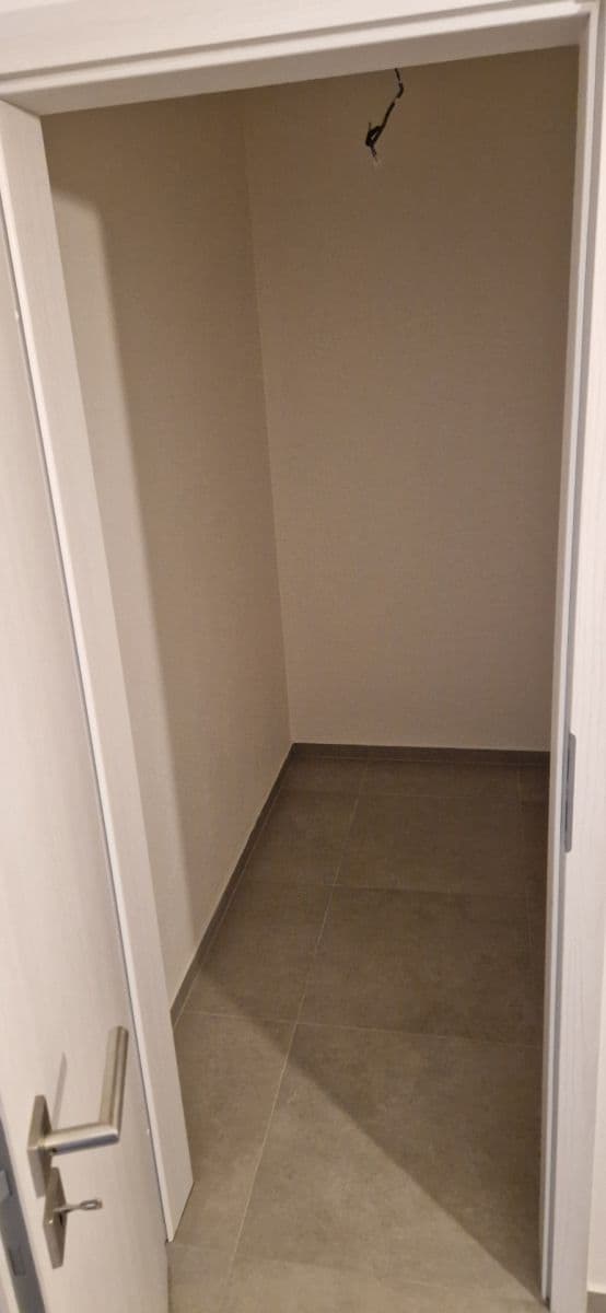 Prenájom bytu 2-izbový 67 m², V Lukách, Plzeň, Plzeňský kraj Prenájom bytu 2-izbový 67 m², V Lukách, Plzeň, Plzeňský kraj