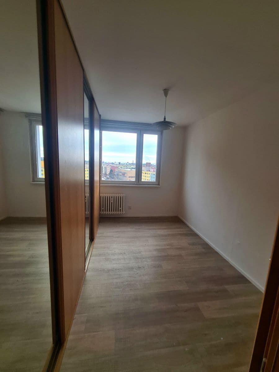 Prenájom bytu 3-izbový 75 m², Brichtova, Praha, Praha Prenájom bytu 3-izbový 75 m², Brichtova, Praha, Praha
