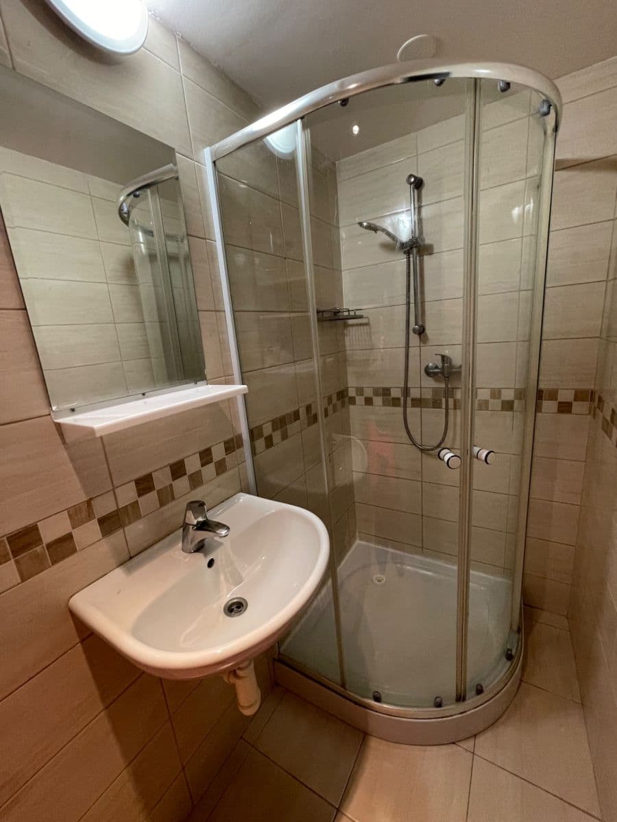 Prenájom bytu 2-izbový 41 m², Ostrčilovo náměstí, Praha, Praha Prenájom bytu 2-izbový 41 m², Ostrčilovo náměstí, Praha, Praha