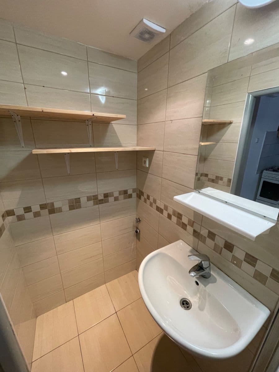 Prenájom bytu 2-izbový 41 m², Ostrčilovo náměstí, Praha, Praha Prenájom bytu 2-izbový 41 m², Ostrčilovo náměstí, Praha, Praha