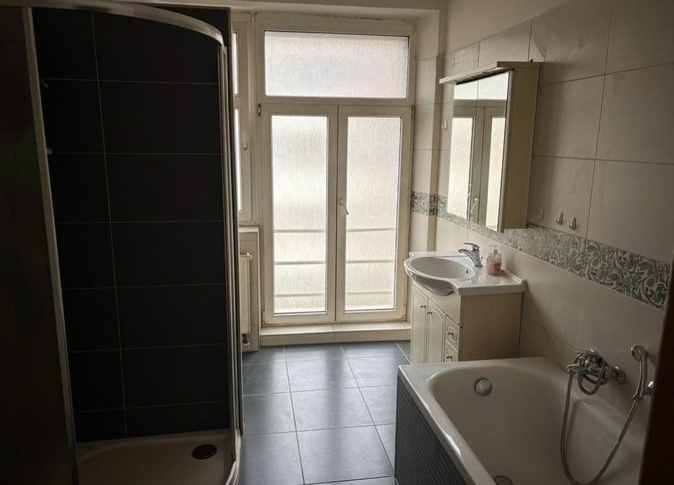 Prenájom bytu 4-izbový 110 m², Sv. Čecha, Jičín, Královéhradecký kraj Prenájom bytu 4-izbový 110 m², Sv. Čecha, Jičín, Královéhradecký kraj