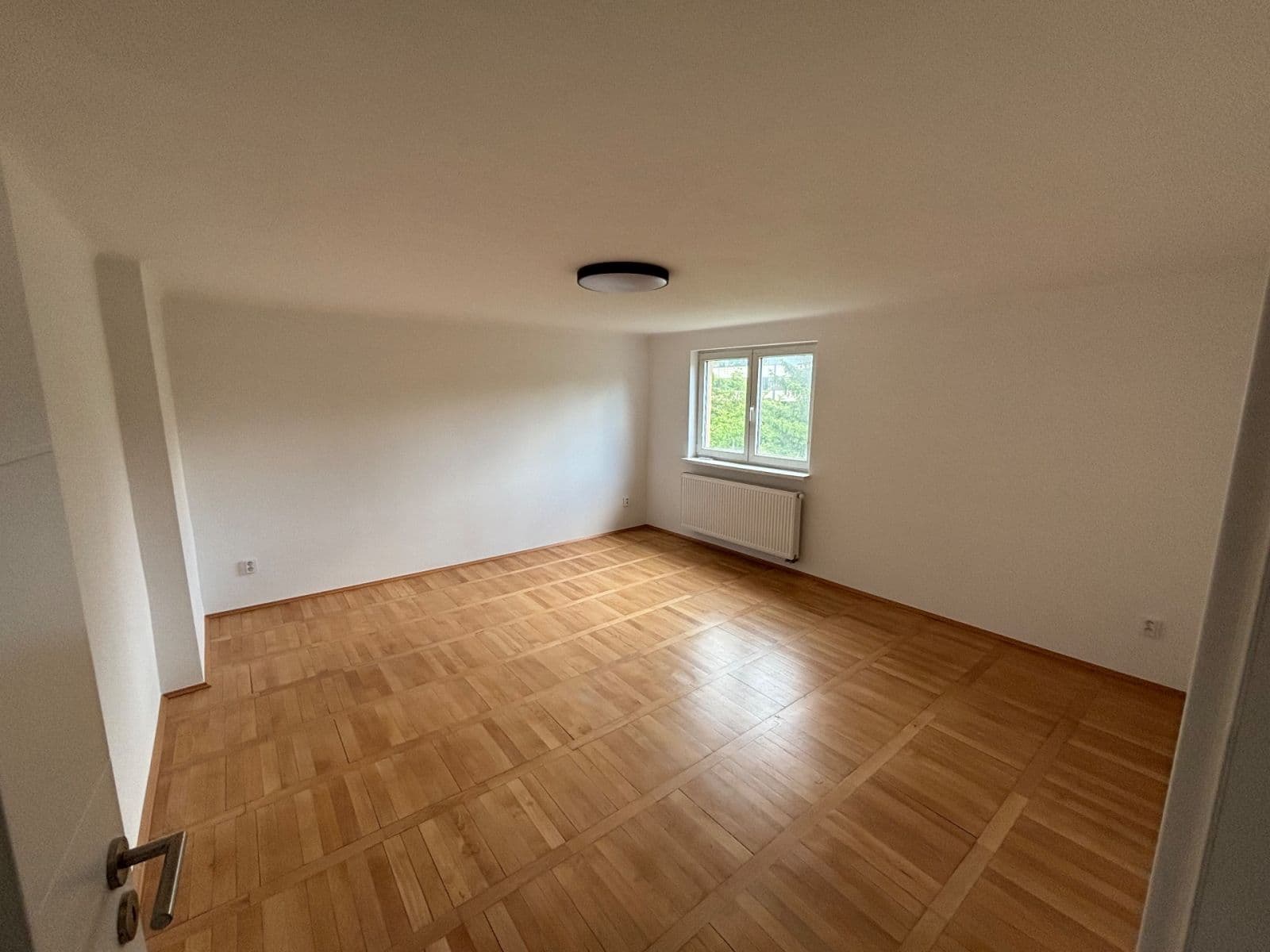 Prenájom bytu 2-izbový 57 m², Mikšovského, Praha, Praha Prenájom bytu 2-izbový 57 m², Mikšovského, Praha, Praha