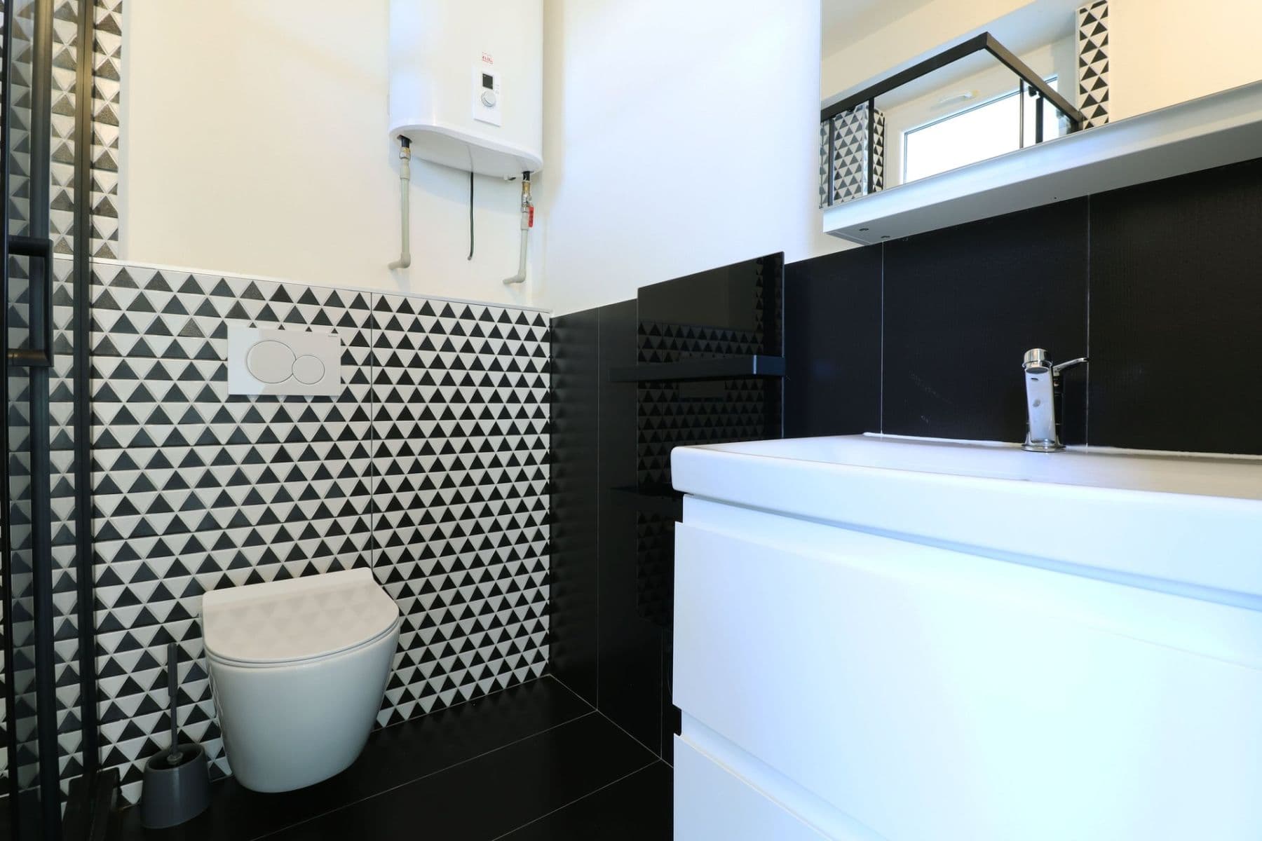 Prenájom bytu 1-izbový 25 m², Pod Šmukýřkou, Praha, Praha Prenájom bytu 1-izbový 25 m², Pod Šmukýřkou, Praha, Praha