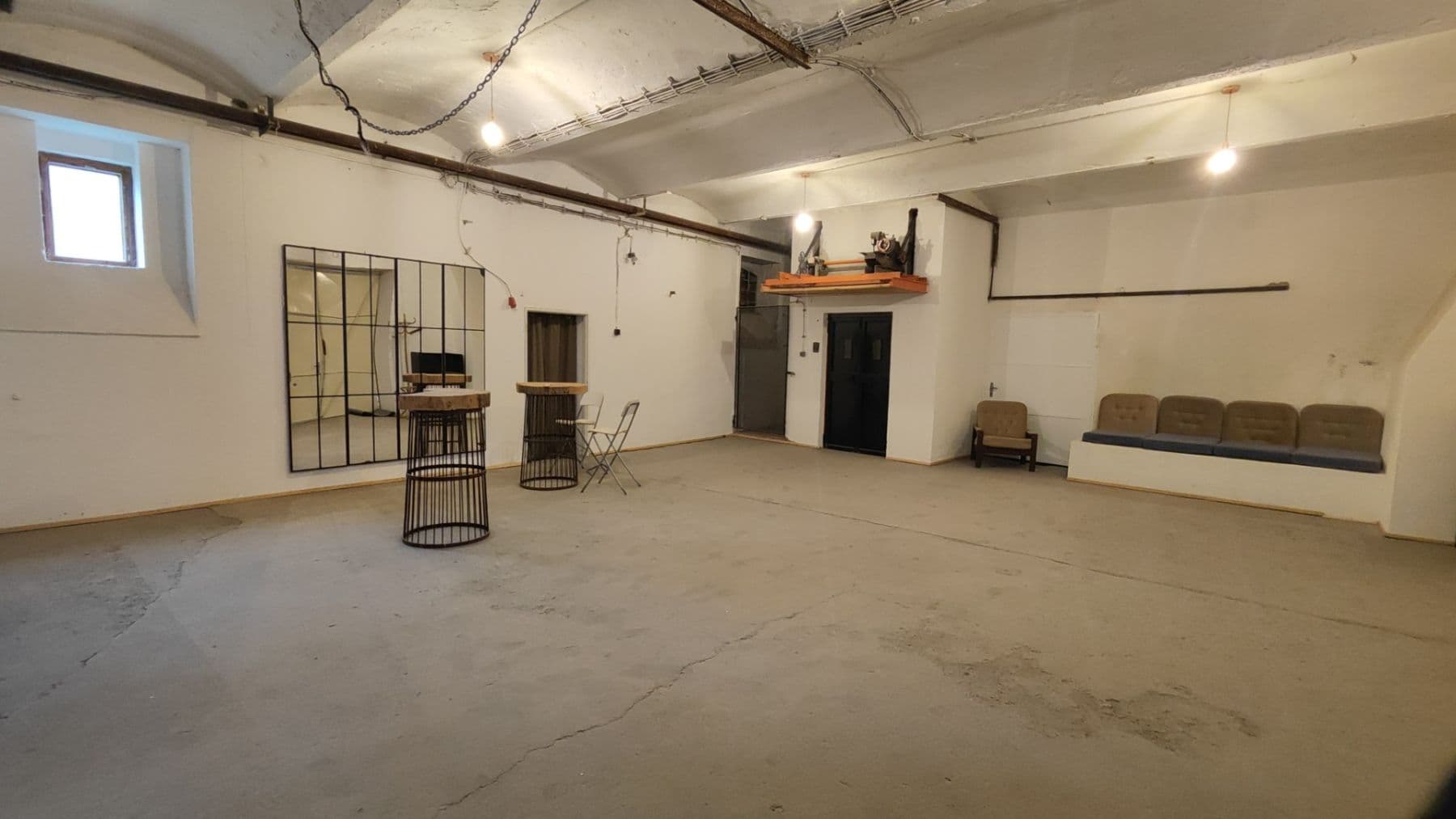 Prenájom nebytového priestoru 195 m², Palackého, Neratovice, Středočeský kraj Prenájom nebytového priestoru 195 m², Palackého, Neratovice, Středočeský kraj