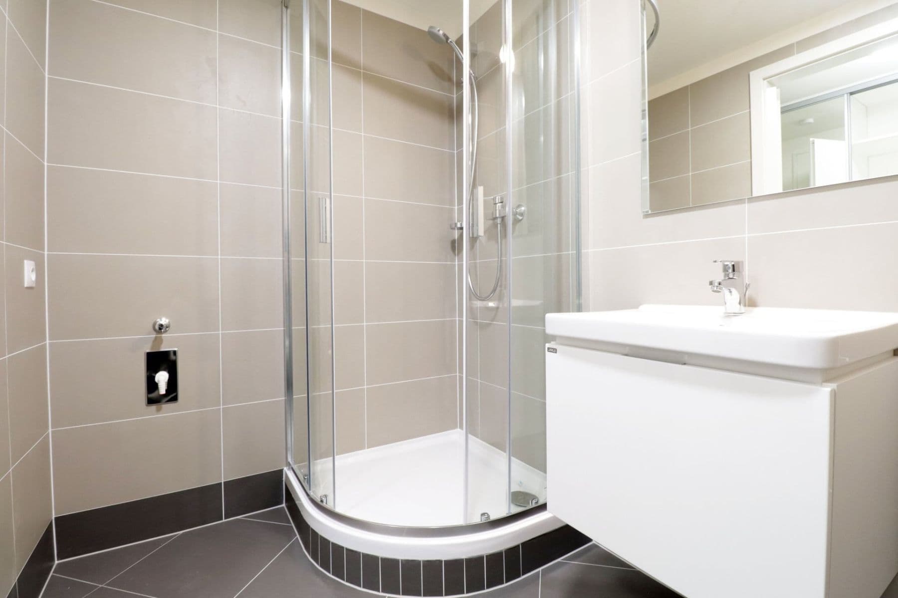 Prenájom bytu 1-izbový 30 m², U Radosti, Praha, Praha Prenájom bytu 1-izbový 30 m², U Radosti, Praha, Praha