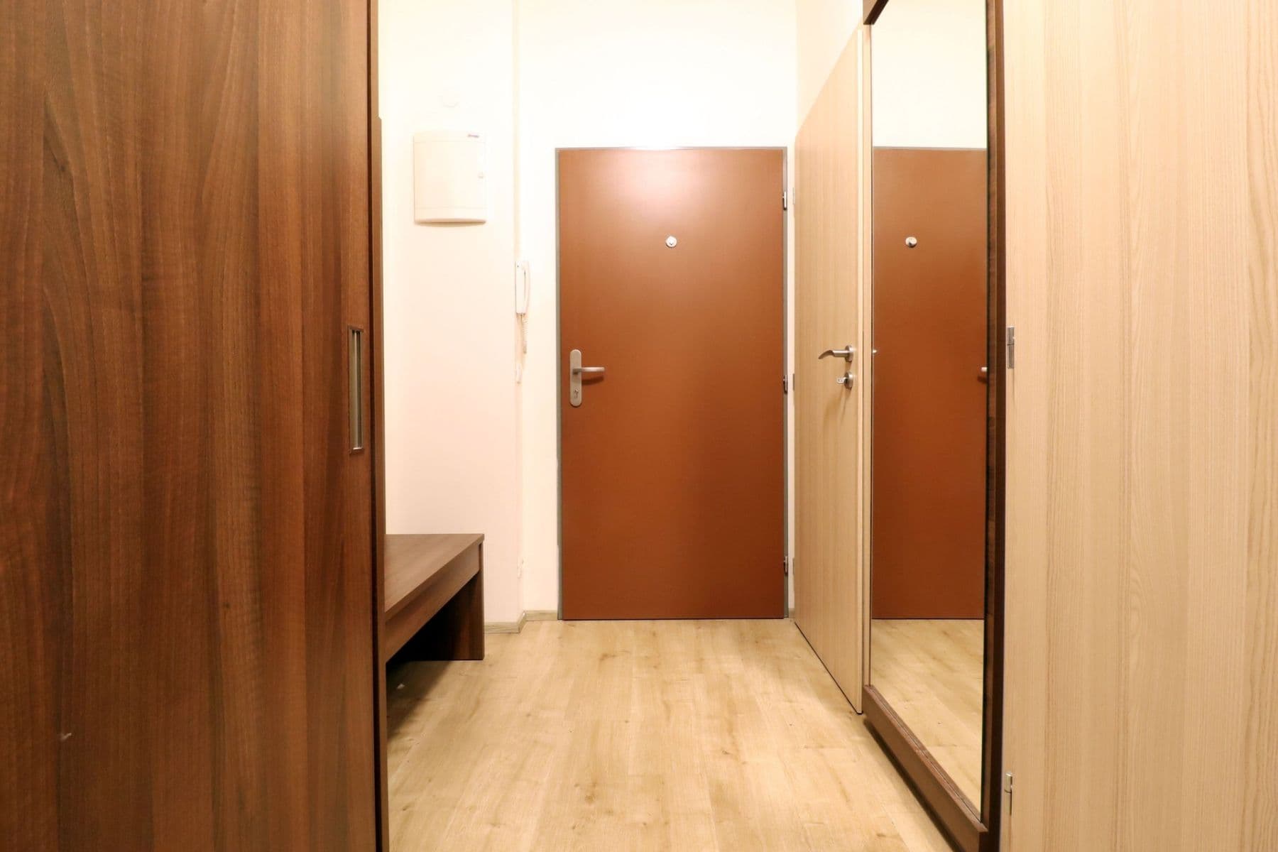 Prenájom bytu 1-izbový 32 m², Freyova, Praha, Praha Prenájom bytu 1-izbový 32 m², Freyova, Praha, Praha