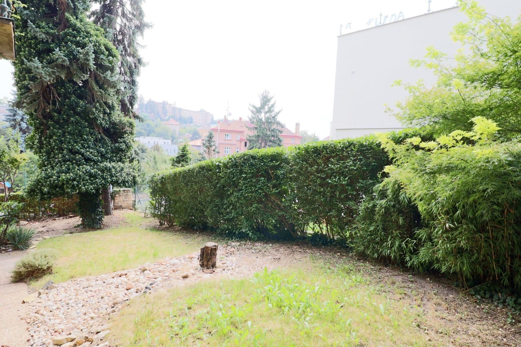 Prenájom bytu 4-izbový 95 m², Gabčíkova, Praha, Praha Prenájom bytu 4-izbový 95 m², Gabčíkova, Praha, Praha