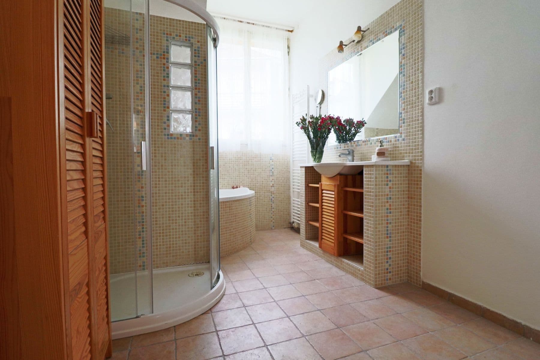 Prenájom bytu 4-izbový 95 m², Gabčíkova, Praha, Praha Prenájom bytu 4-izbový 95 m², Gabčíkova, Praha, Praha