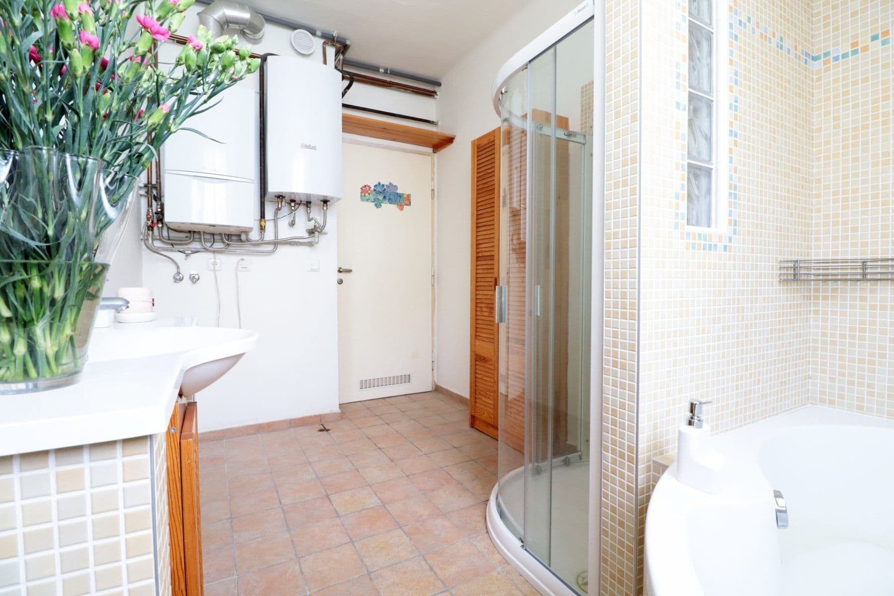 Prenájom bytu 4-izbový 95 m², Gabčíkova, Praha, Praha Prenájom bytu 4-izbový 95 m², Gabčíkova, Praha, Praha