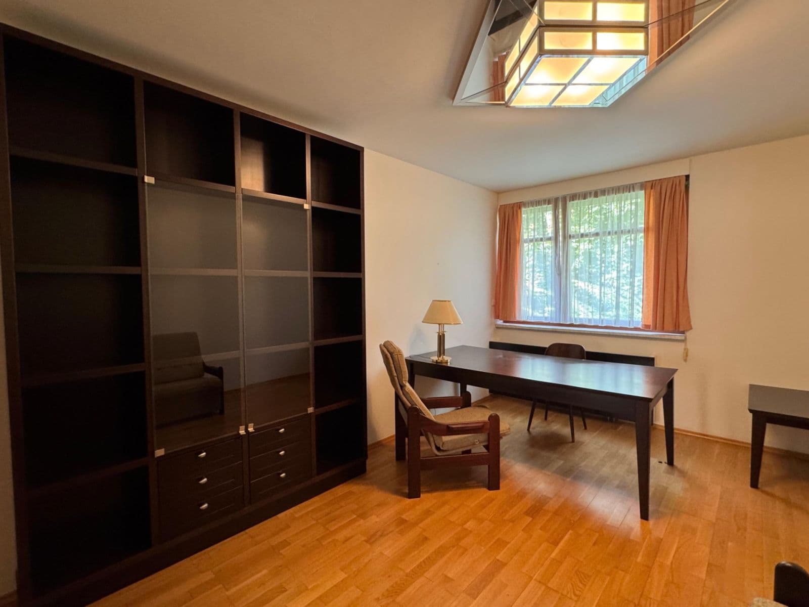 Prenájom bytu 3-izbový 107 m², U Nikolajky, Praha, Praha Prenájom bytu 3-izbový 107 m², U Nikolajky, Praha, Praha