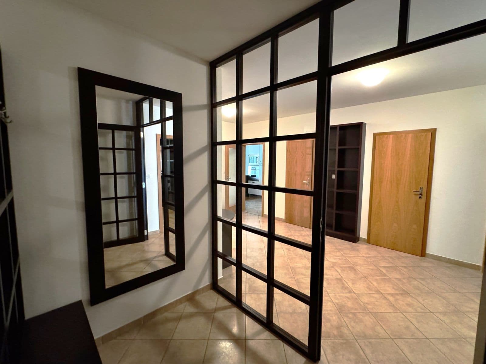 Prenájom bytu 3-izbový 107 m², U Nikolajky, Praha, Praha Prenájom bytu 3-izbový 107 m², U Nikolajky, Praha, Praha