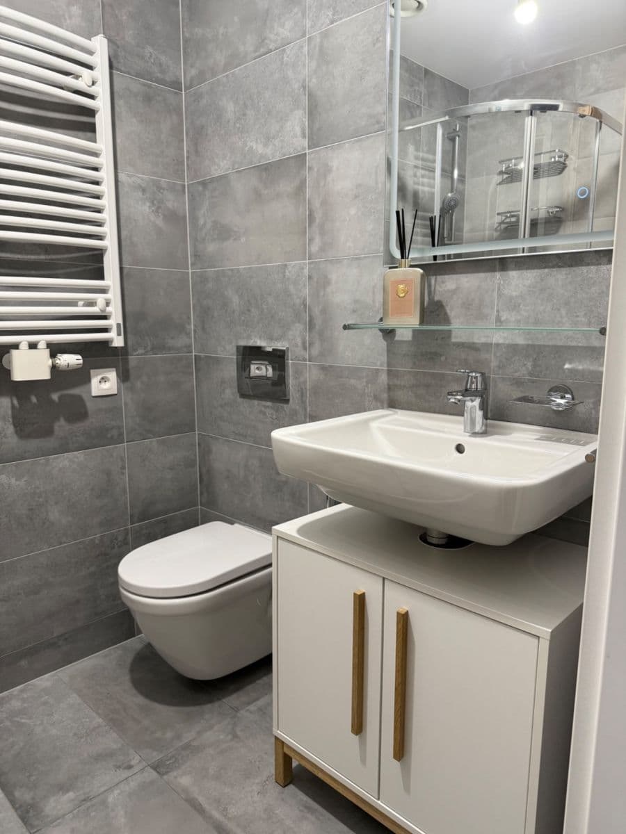 Prenájom bytu 2-izbový 52 m², Hadovitá, Praha, Praha Prenájom bytu 2-izbový 52 m², Hadovitá, Praha, Praha