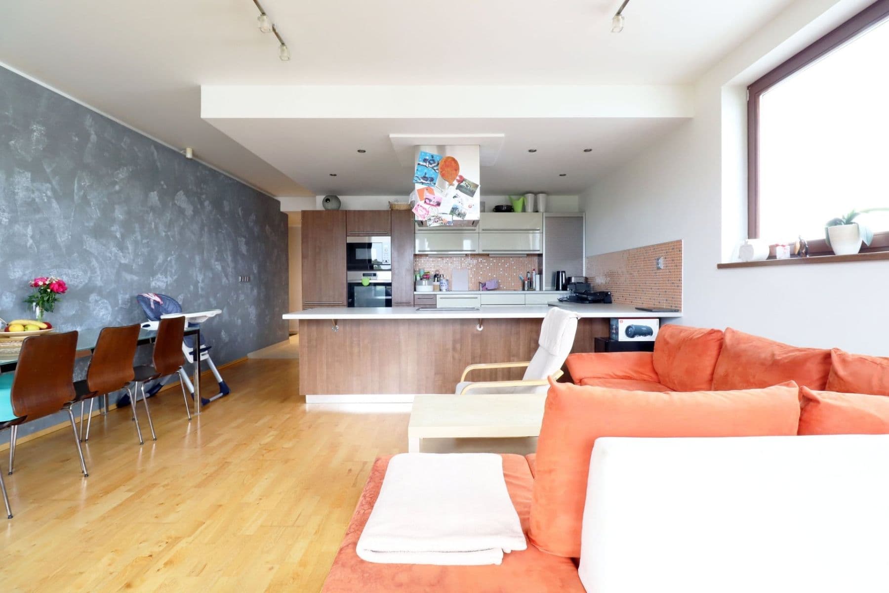 Prenájom bytu 3-izbový 90 m², Za valem, Praha, Praha Prenájom bytu 3-izbový 90 m², Za valem, Praha, Praha