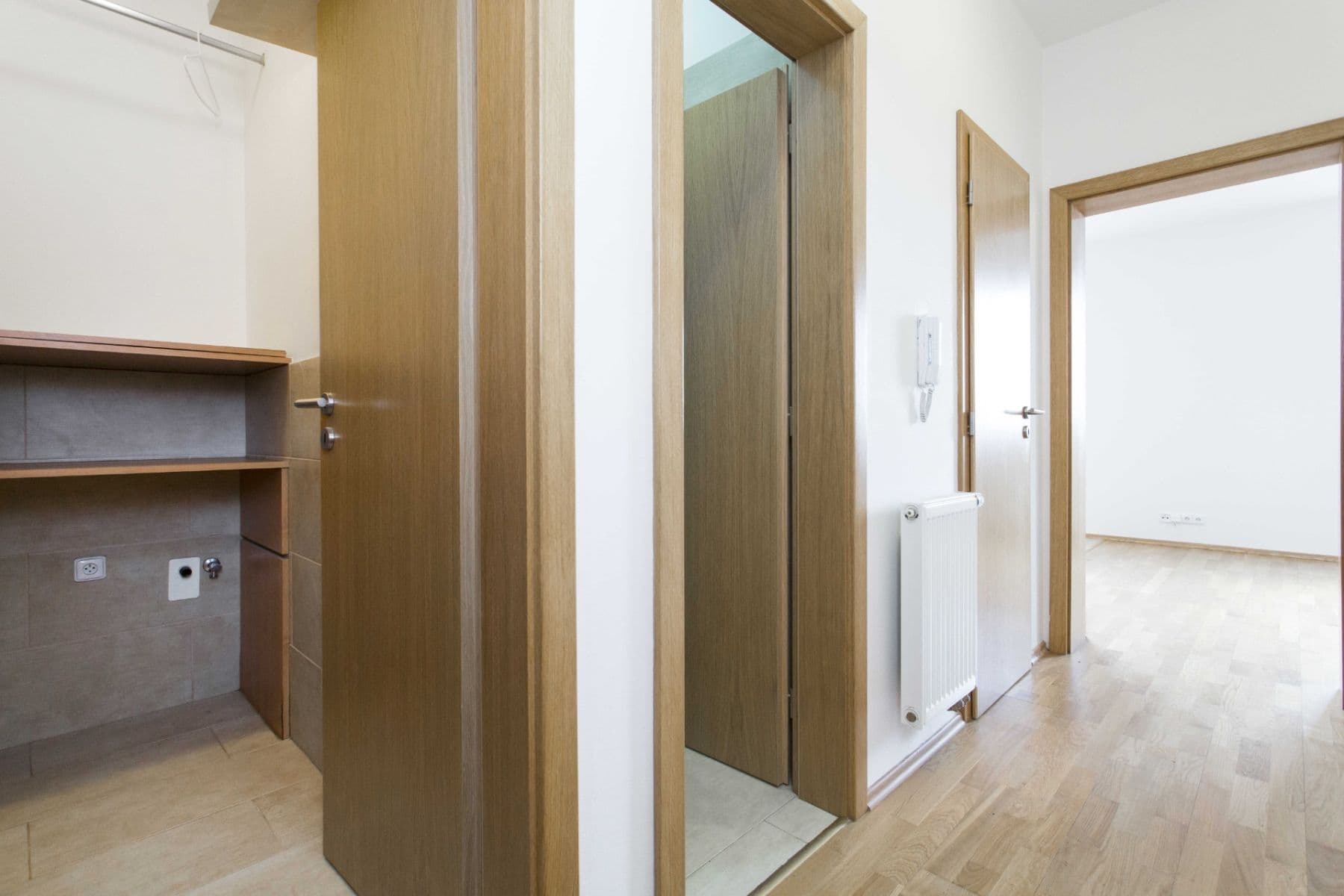 Prenájom bytu 2-izbový 47 m², Česká, Praha, Praha Prenájom bytu 2-izbový 47 m², Česká, Praha, Praha