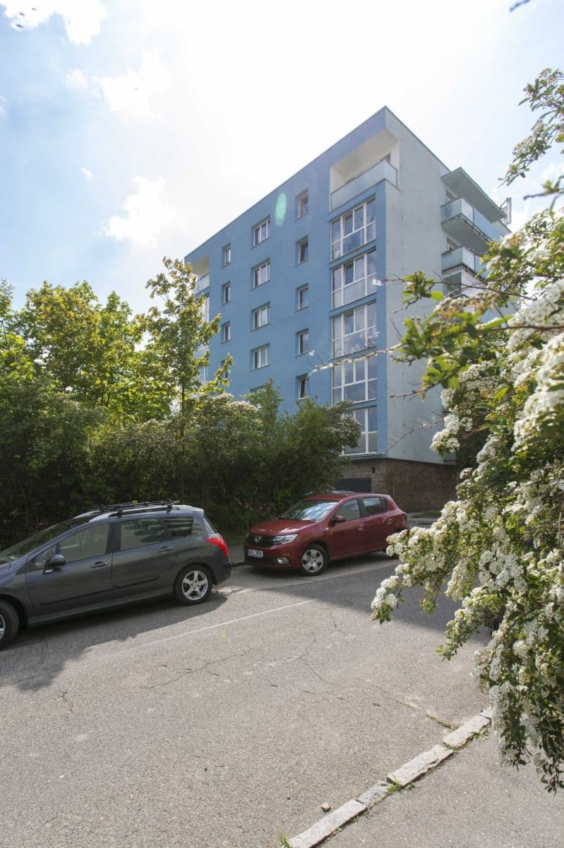 Prenájom bytu 2-izbový 47 m², Česká, Praha, Praha Prenájom bytu 2-izbový 47 m², Česká, Praha, Praha