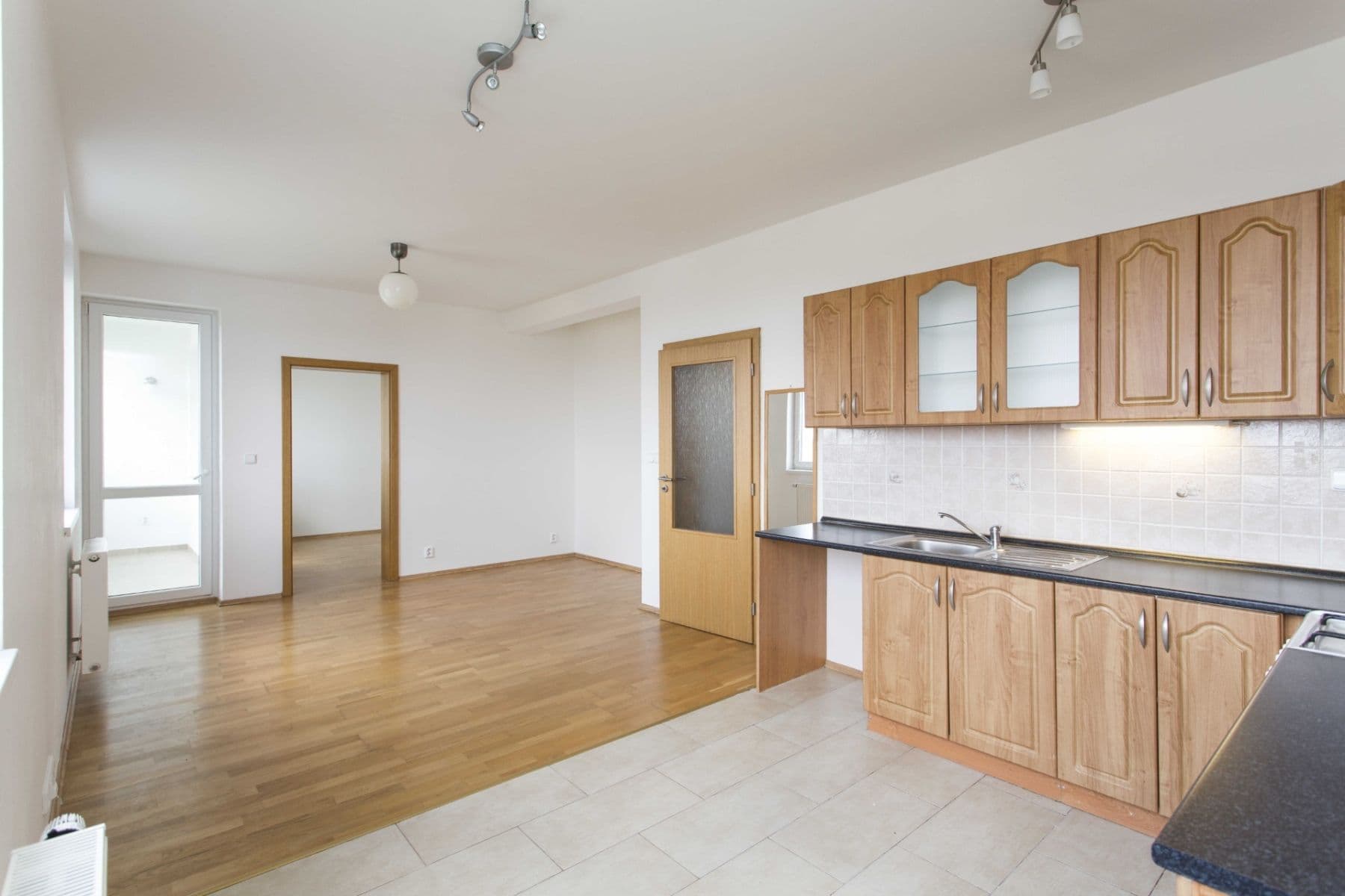 Prenájom bytu 2-izbový 47 m², Česká, Praha, Praha Prenájom bytu 2-izbový 47 m², Česká, Praha, Praha