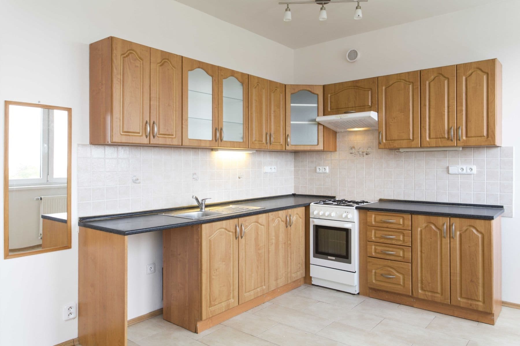 Prenájom bytu 2-izbový 47 m², Česká, Praha, Praha Prenájom bytu 2-izbový 47 m², Česká, Praha, Praha