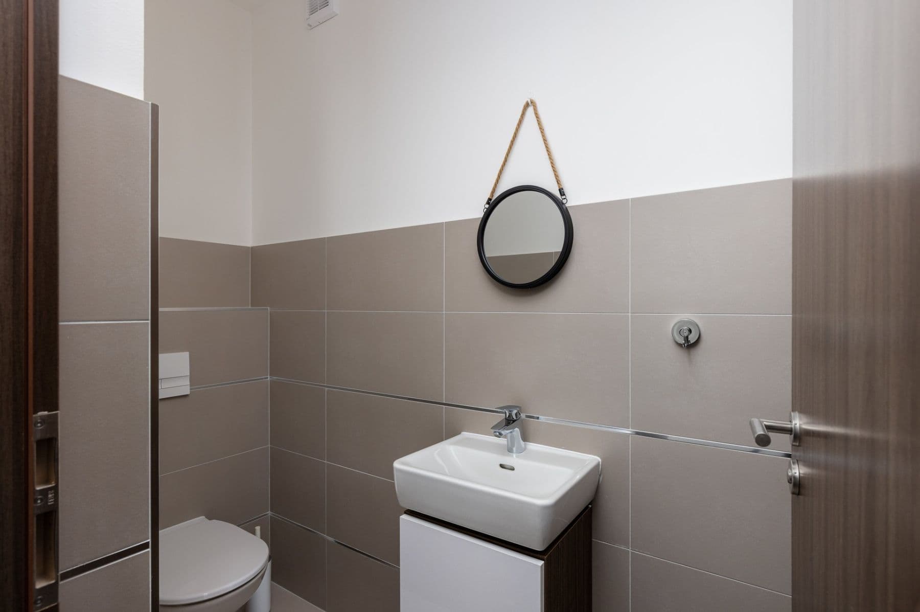 Prenájom bytu 4-izbový 108 m², Zakšínská, Praha, Praha Prenájom bytu 4-izbový 108 m², Zakšínská, Praha, Praha