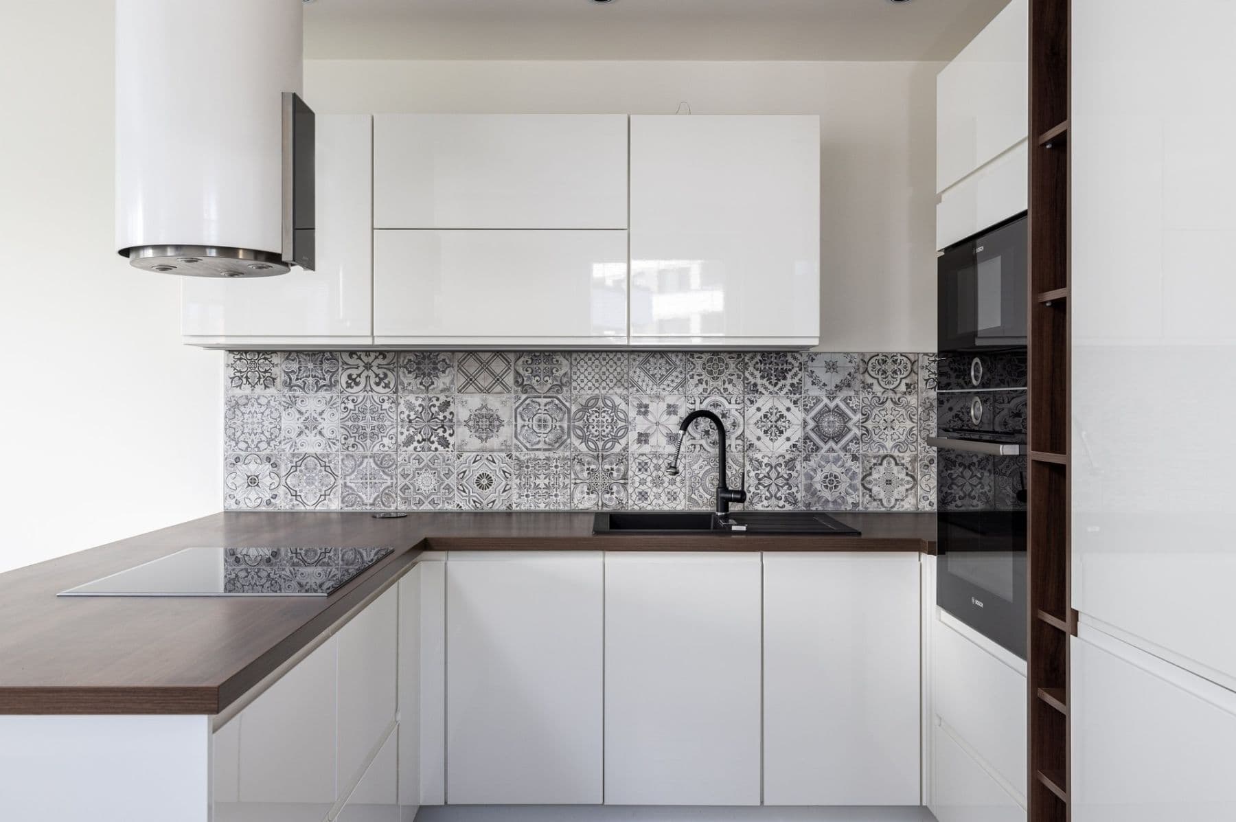 Prenájom bytu 4-izbový 108 m², Zakšínská, Praha, Praha Prenájom bytu 4-izbový 108 m², Zakšínská, Praha, Praha