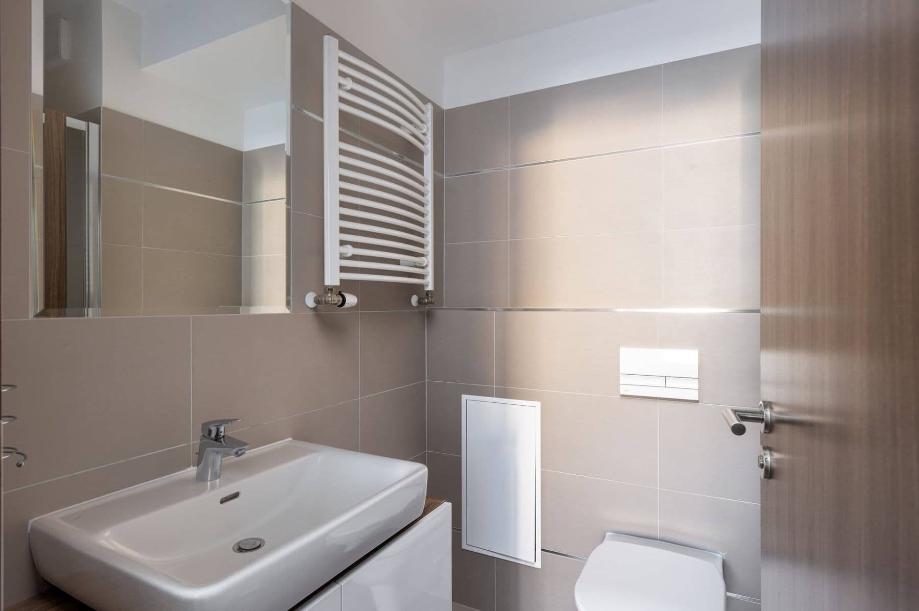 Prenájom bytu 4-izbový 108 m², Zakšínská, Praha, Praha Prenájom bytu 4-izbový 108 m², Zakšínská, Praha, Praha