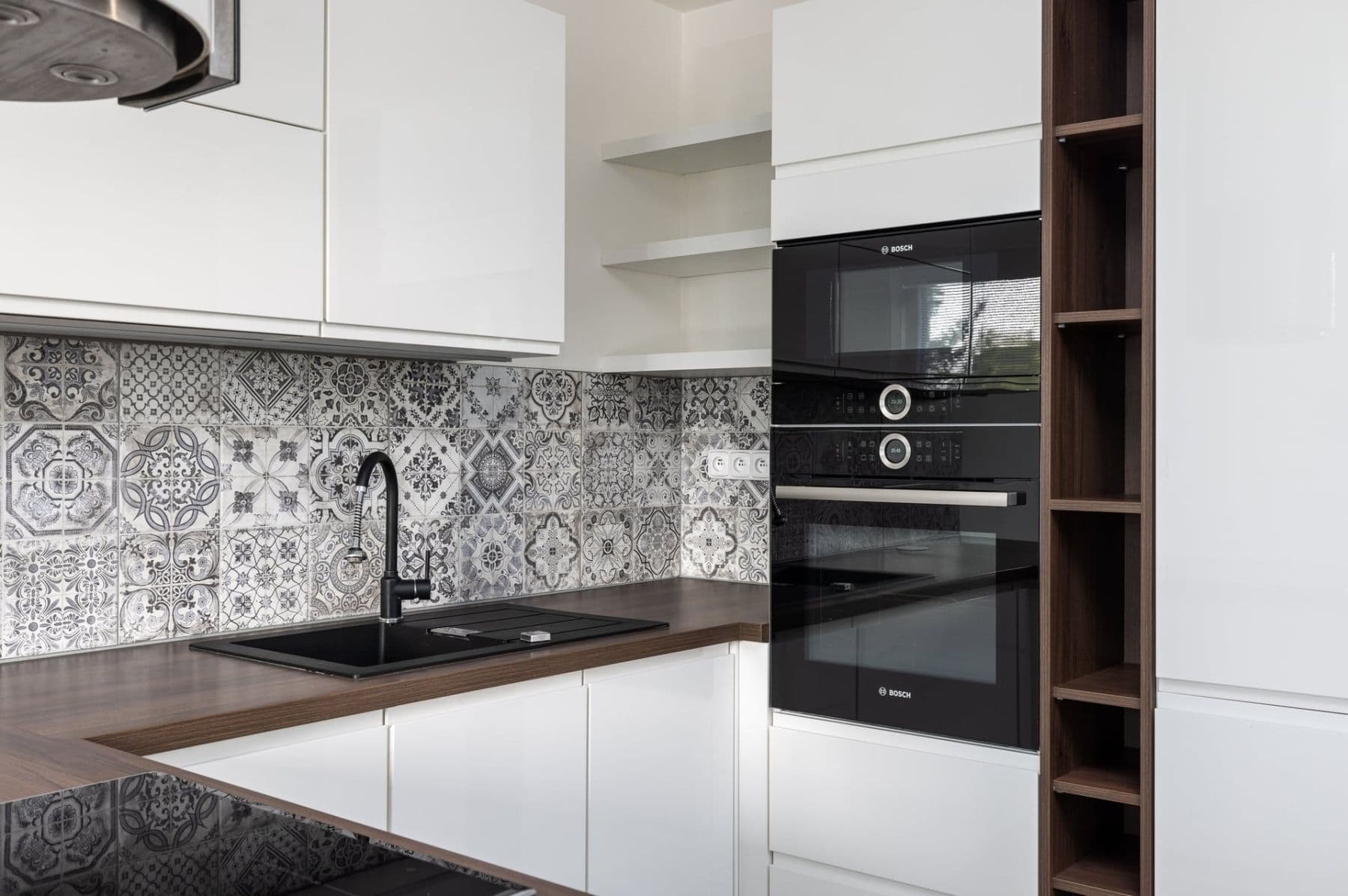 Prenájom bytu 4-izbový 108 m², Zakšínská, Praha, Praha Prenájom bytu 4-izbový 108 m², Zakšínská, Praha, Praha