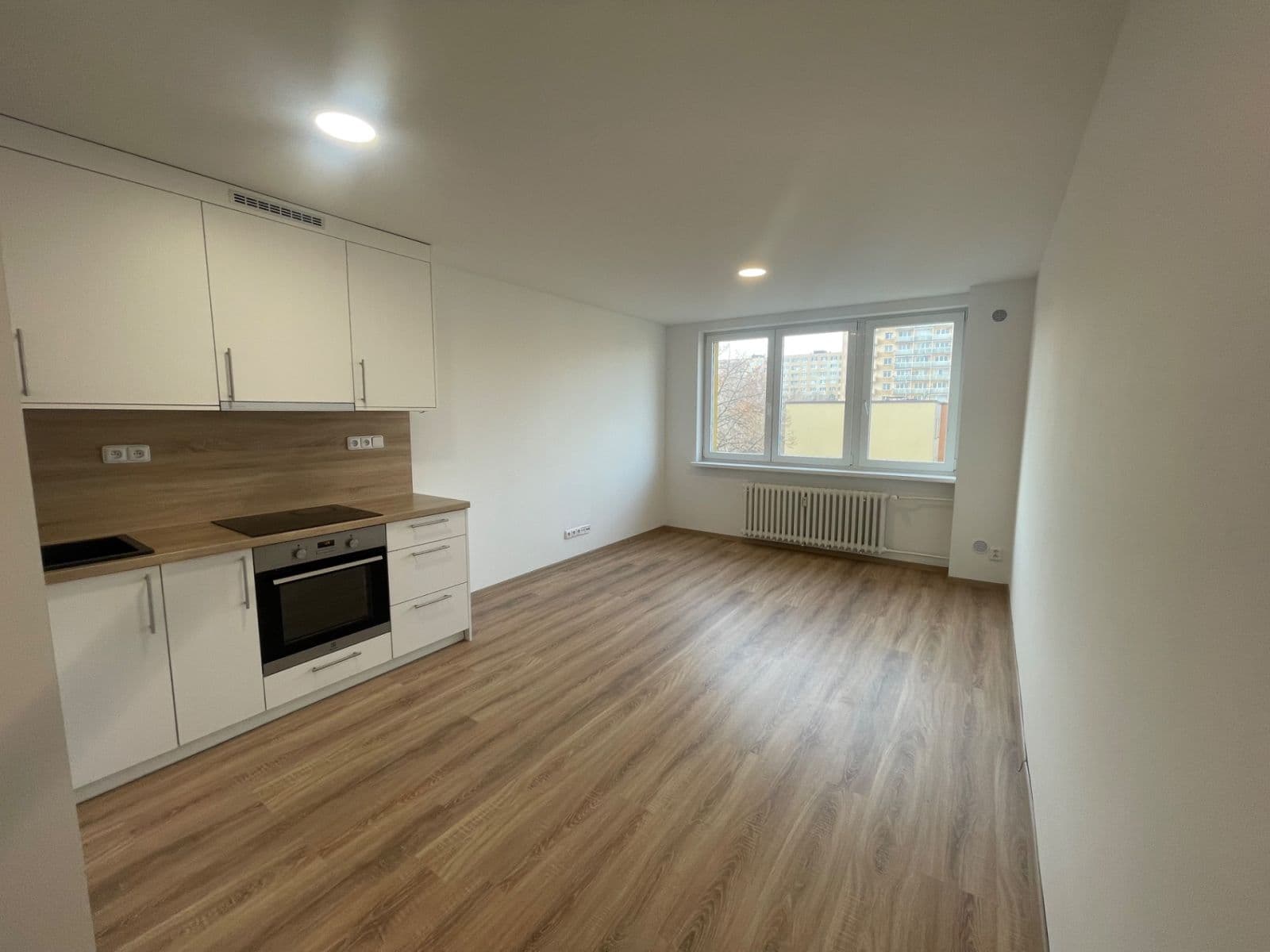 Prenájom bytu 3-izbový 57 m², Krestova, Ostrava, Moravskoslezský kraj Prenájom bytu 3-izbový 57 m², Krestova, Ostrava, Moravskoslezský kraj