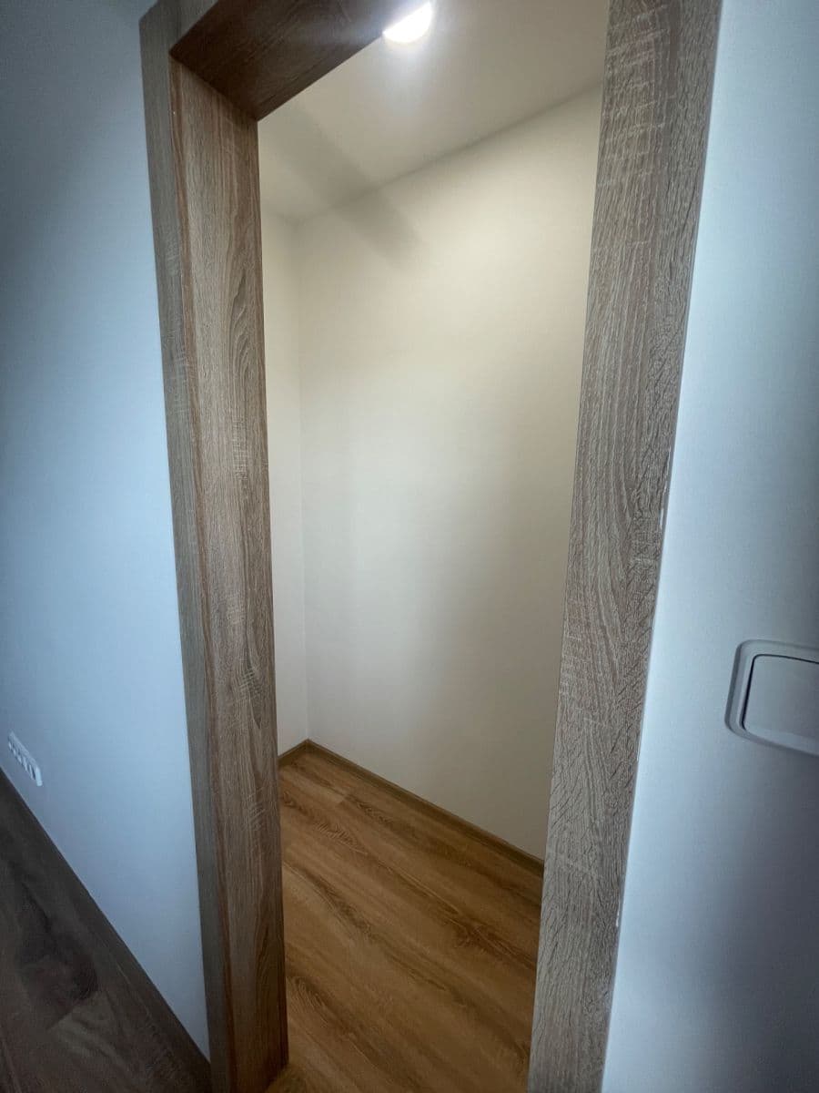 Prenájom bytu 3-izbový 57 m², Krestova, Ostrava, Moravskoslezský kraj Prenájom bytu 3-izbový 57 m², Krestova, Ostrava, Moravskoslezský kraj