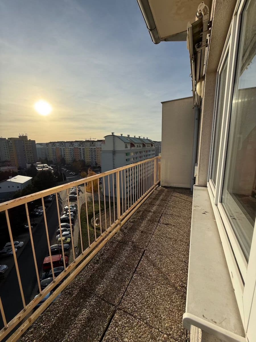 Prenájom bytu 2-izbový 37 m², Kuželova, Praha, Praha Prenájom bytu 2-izbový 37 m², Kuželova, Praha, Praha