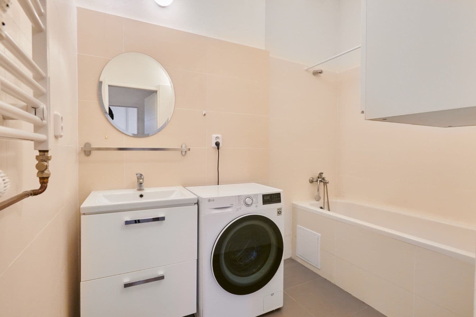 Prenájom bytu 3-izbový 65 m², Sudoměřská, Praha, Praha Prenájom bytu 3-izbový 65 m², Sudoměřská, Praha, Praha