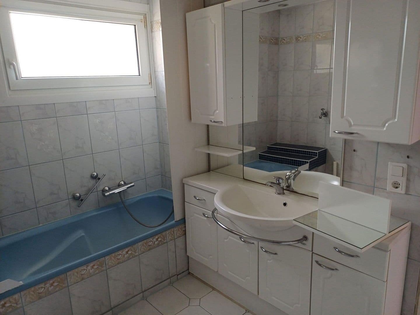 Prenájom bytu 3-izbový 82 m², Schwäbisch Gmünd, Bádensko-Wurttembersko Prenájom bytu 3-izbový 82 m², Schwäbisch Gmünd, Bádensko-Wurttembersko