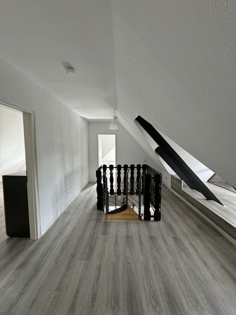 Predaj domu 485 m², pozemek 946 m², Steinhauerstr. 72, Springe, Dolné Sasko Predaj domu 485 m², pozemek 946 m², Steinhauerstr. 72, Springe, Dolné Sasko