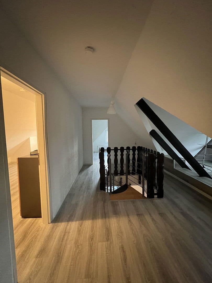 Predaj domu 485 m², pozemek 946 m², Steinhauerstr. 72, Springe, Dolné Sasko Predaj domu 485 m², pozemek 946 m², Steinhauerstr. 72, Springe, Dolné Sasko