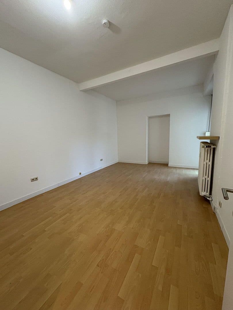 Prenájom bytu 4-izbový 130 m², Karcherstraße, Saarbrücken, Sársko Prenájom bytu 4-izbový 130 m², Karcherstraße, Saarbrücken, Sársko