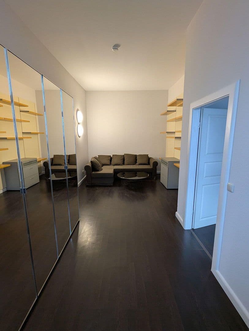 Predaj bytu 3-izbový 110 m², berlin, Berlín Predaj bytu 3-izbový 110 m², berlin, Berlín