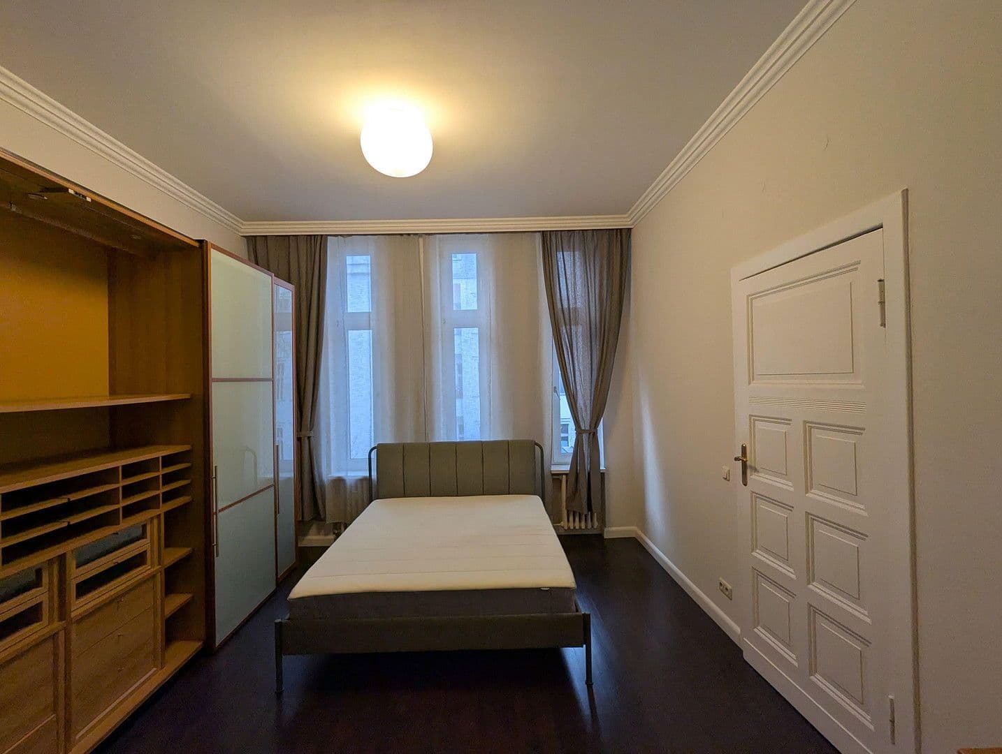 Predaj bytu 3-izbový 110 m², berlin, Berlín Predaj bytu 3-izbový 110 m², berlin, Berlín