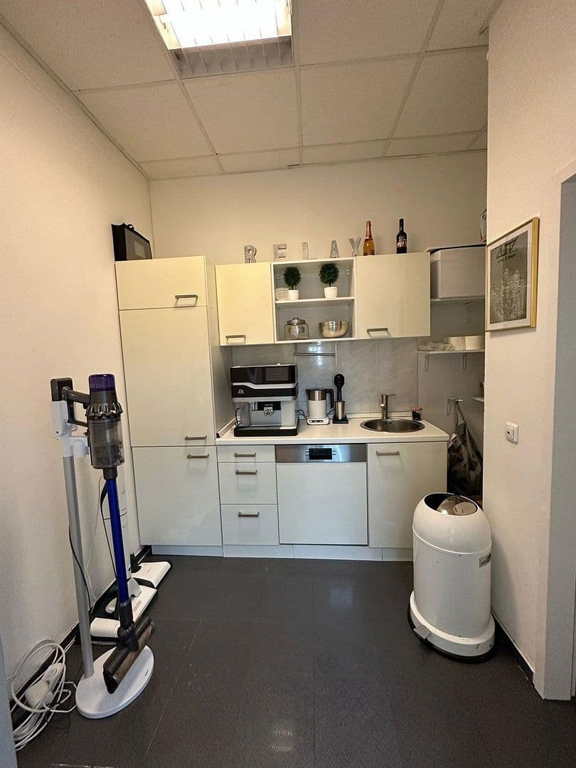 Prenájom kancelárie 85 m², Max-Planck-Straße 17, Unterschleißheim, Bavorsko Prenájom kancelárie 85 m², Max-Planck-Straße 17, Unterschleißheim, Bavorsko