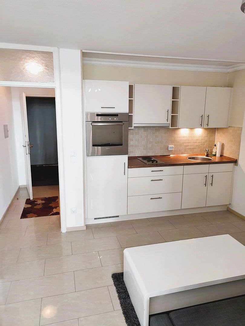 Prenájom bytu 1-izbový 30 m², Rosenbergstraße 44, Heilbronn, Bádensko-Wurttembersko Prenájom bytu 1-izbový 30 m², Rosenbergstraße 44, Heilbronn, Bádensko-Wurttembersko