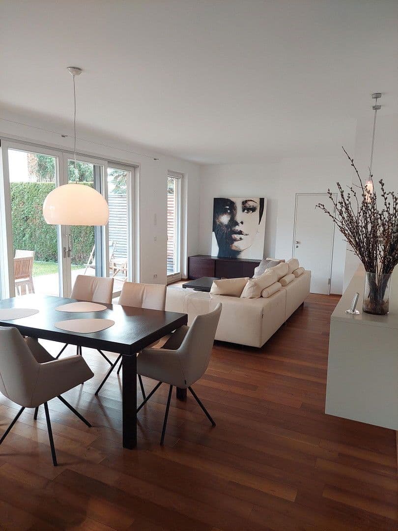 Prenájom bytu 2-izbový 92 m², Salzburg, Salzbursko Prenájom bytu 2-izbový 92 m², Salzburg, Salzbursko