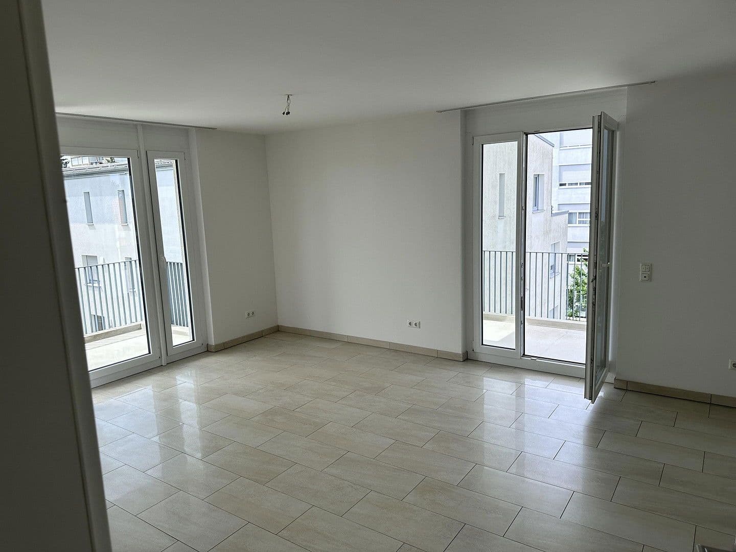 Predaj bytu 3-izbový 88 m², Theresienbogen 23, Unterschleißheim, Bavorsko Predaj bytu 3-izbový 88 m², Theresienbogen 23, Unterschleißheim, Bavorsko