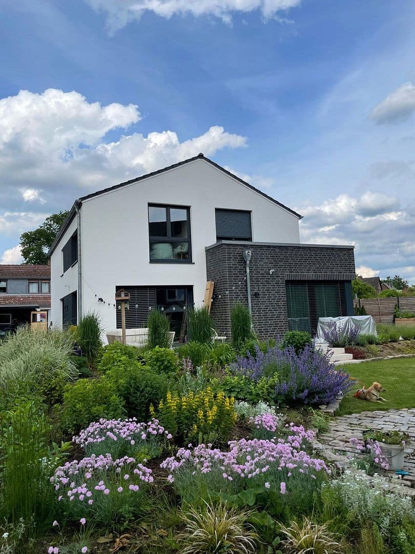 Predaj domu 171 m², pozemek 689 m², Schwarzenbek, Šlezvicko-Holštajnsko Predaj domu 171 m², pozemek 689 m², Schwarzenbek, Šlezvicko-Holštajnsko