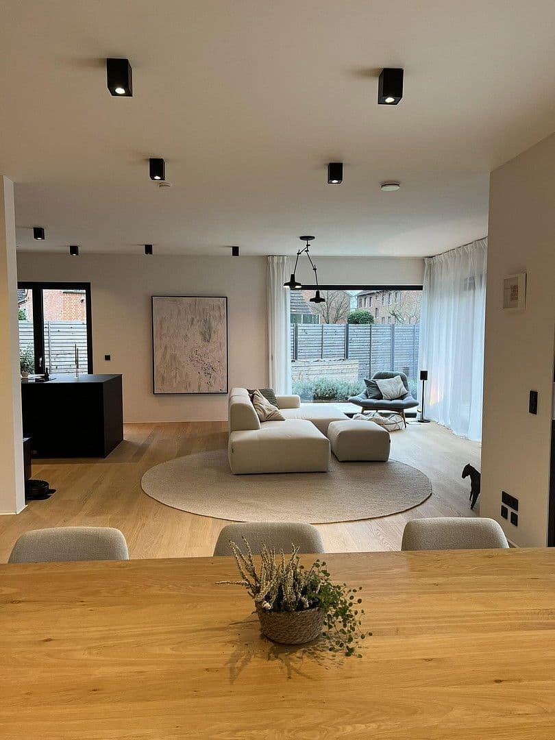 Predaj domu 171 m², pozemek 689 m², Schwarzenbek, Šlezvicko-Holštajnsko Predaj domu 171 m², pozemek 689 m², Schwarzenbek, Šlezvicko-Holštajnsko