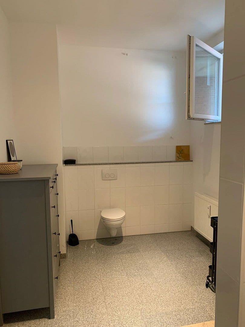 Prenájom bytu 1-izbový 44 m², Lange Straße 13, Osnabrück, Dolné Sasko Prenájom bytu 1-izbový 44 m², Lange Straße 13, Osnabrück, Dolné Sasko