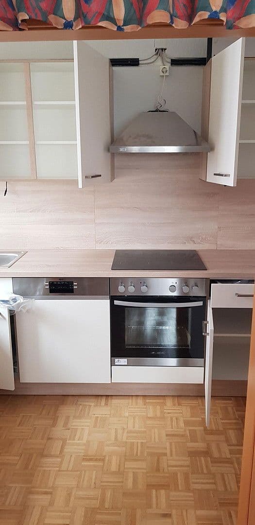 Predaj domu 210 m², pozemek 605 m², Weitraerstrasse 10, Gmünd, Dolné Rakúsko Predaj domu 210 m², pozemek 605 m², Weitraerstrasse 10, Gmünd, Dolné Rakúsko