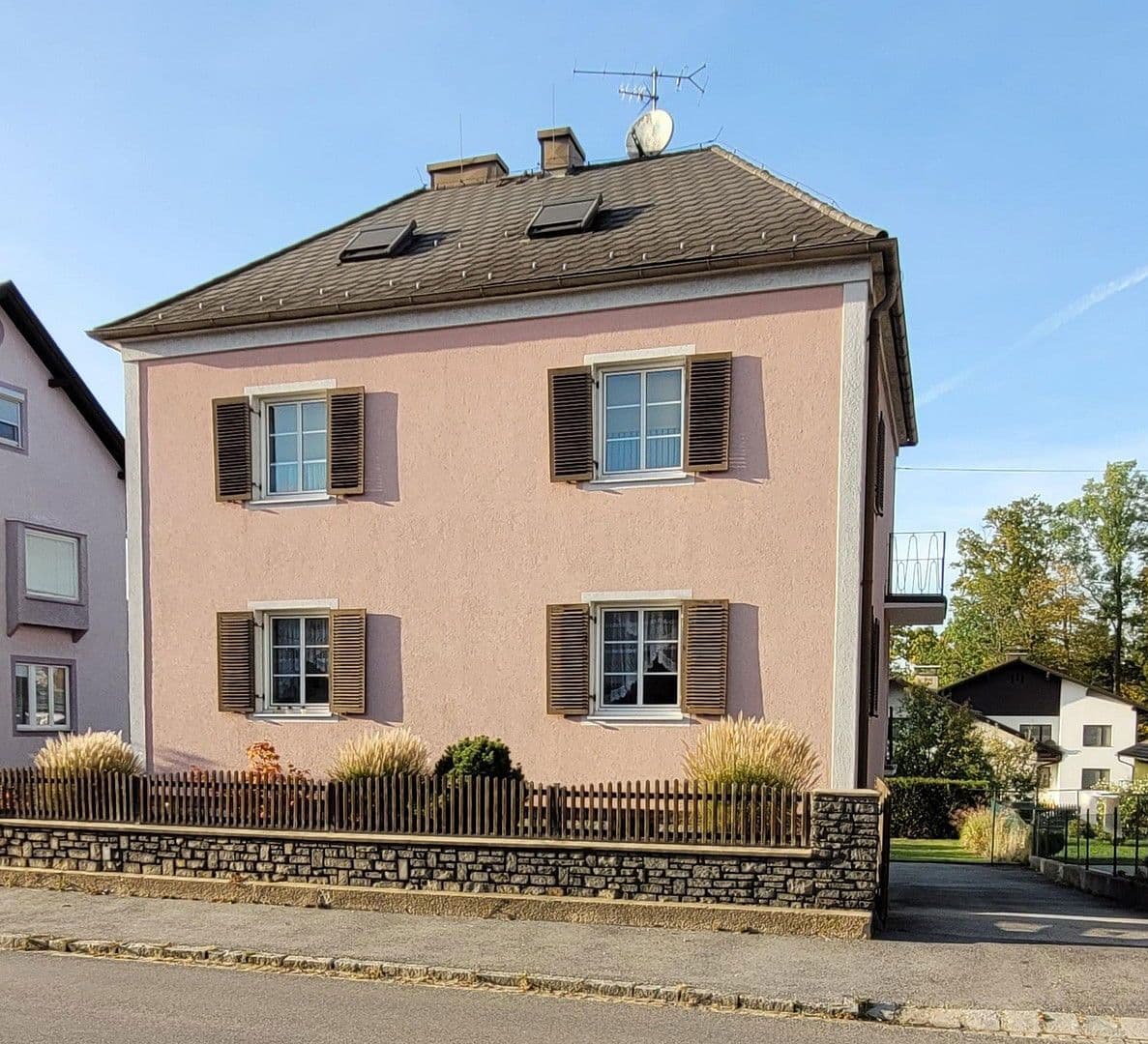 Predaj domu 210 m², pozemek 605 m², Weitraerstrasse 10, Gmünd, Dolné Rakúsko Predaj domu 210 m², pozemek 605 m², Weitraerstrasse 10, Gmünd, Dolné Rakúsko