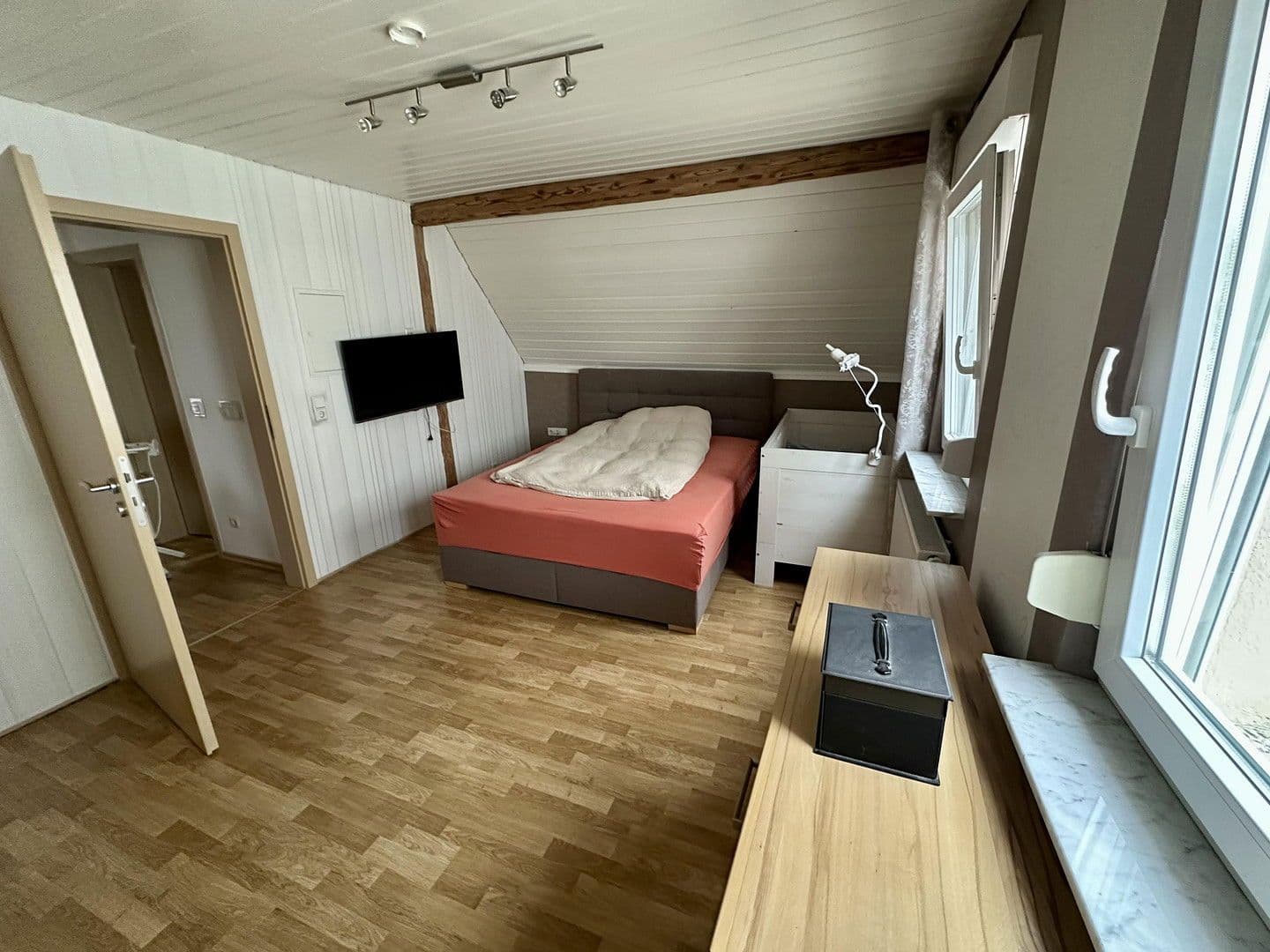 Predaj domu 110 m², pozemek 173 m², Eisingen, Bádensko-Wurttembersko Predaj domu 110 m², pozemek 173 m², Eisingen, Bádensko-Wurttembersko