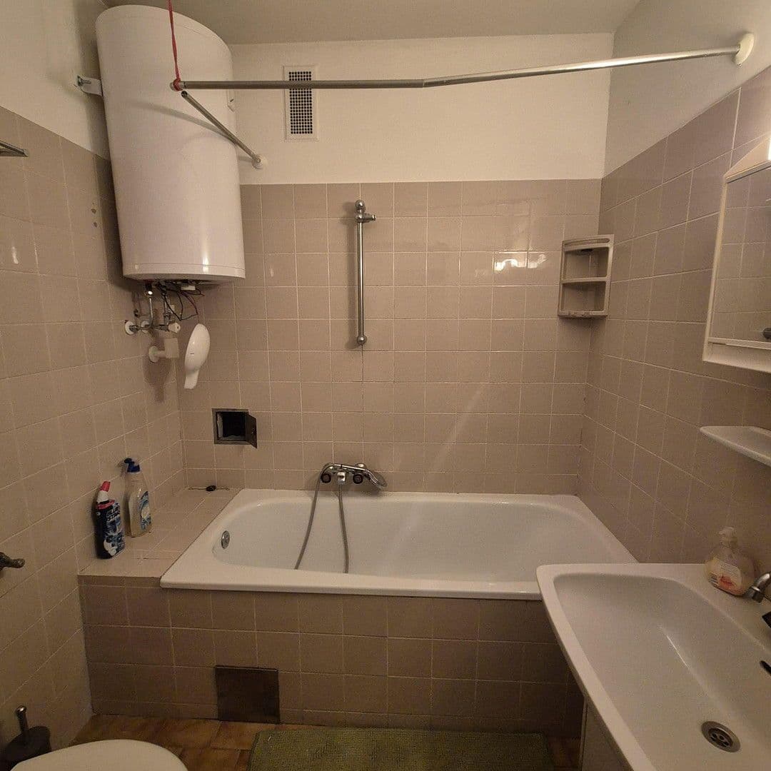Predaj bytu 1-izbový 37 m², Hollabrunn, Dolné Rakúsko Predaj bytu 1-izbový 37 m², Hollabrunn, Dolné Rakúsko